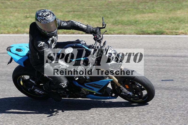 /Archiv-2025/48 25.08.2025 Cornu Master School ADR/gruen-vert/93